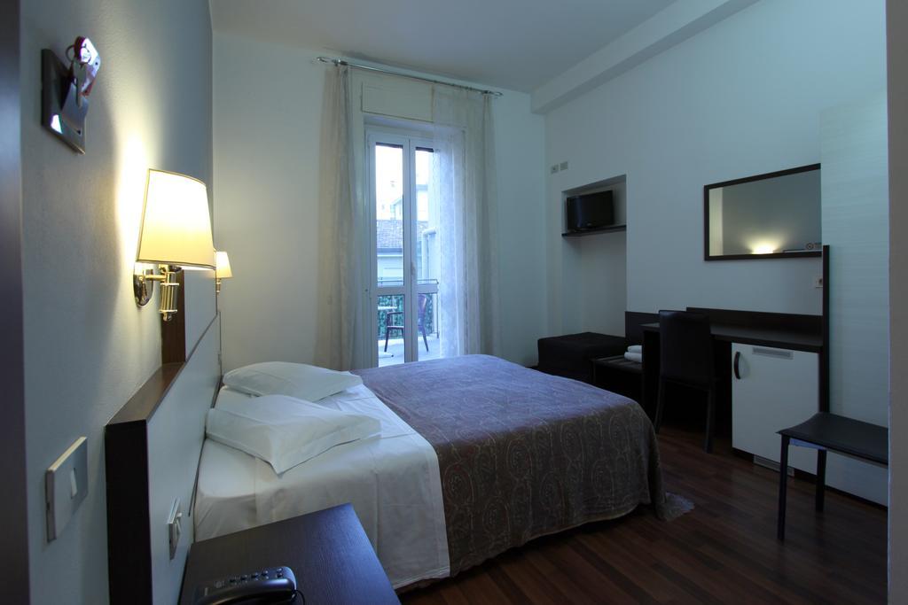 Lux Hotel Durante Милан Экстерьер фото
